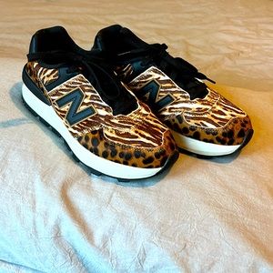 New Balance 574 animal print sneakers, sz 9 NEW